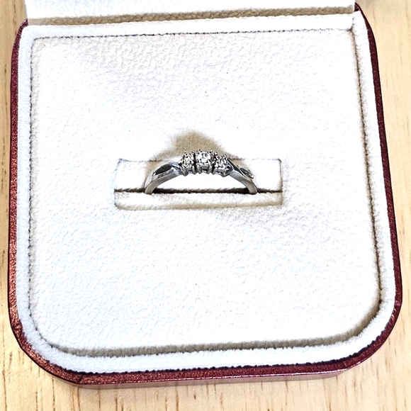 Zales White Gold Diamond Ring - Picture 1 of 9